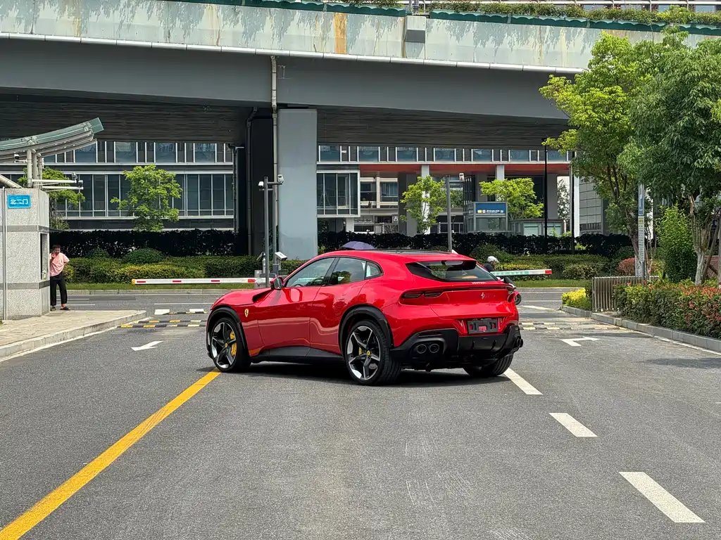 Ferrari Purosangue 2023 6.5L V12