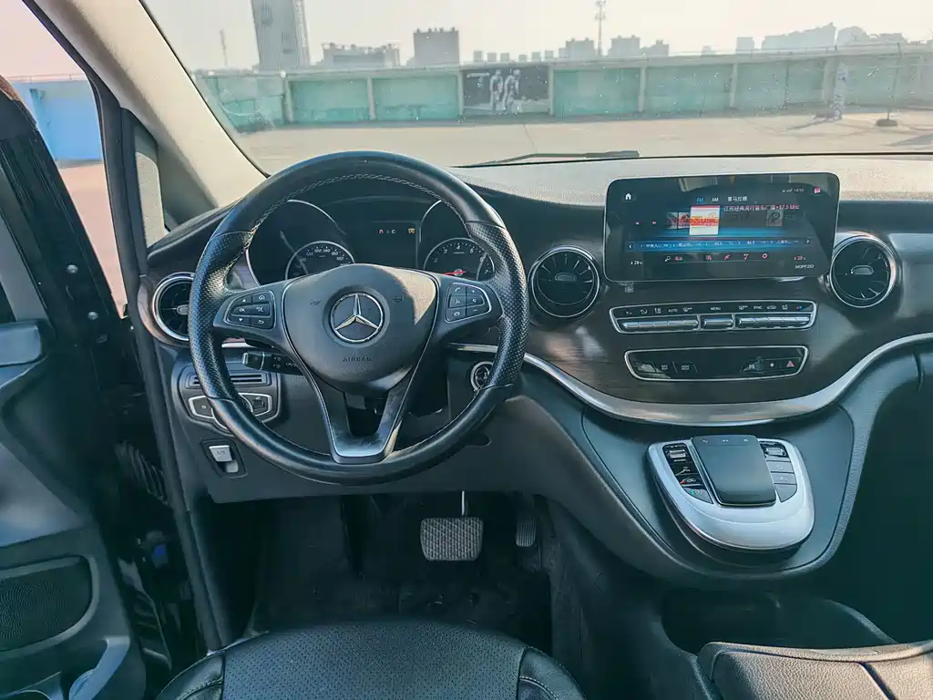 MERCEDES-BENZ V CLASS