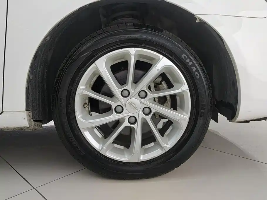 Geely Emgrand — миниатюра 6