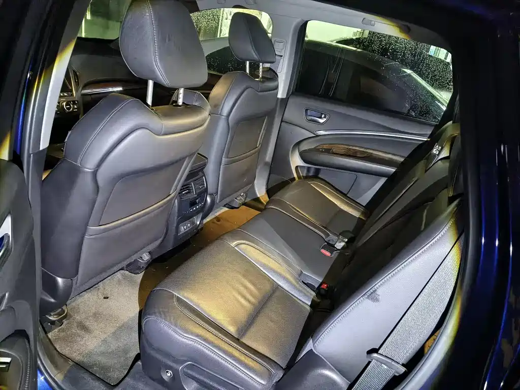 Acura MDX 3.0L Enjoy Drive Edition, фото 5