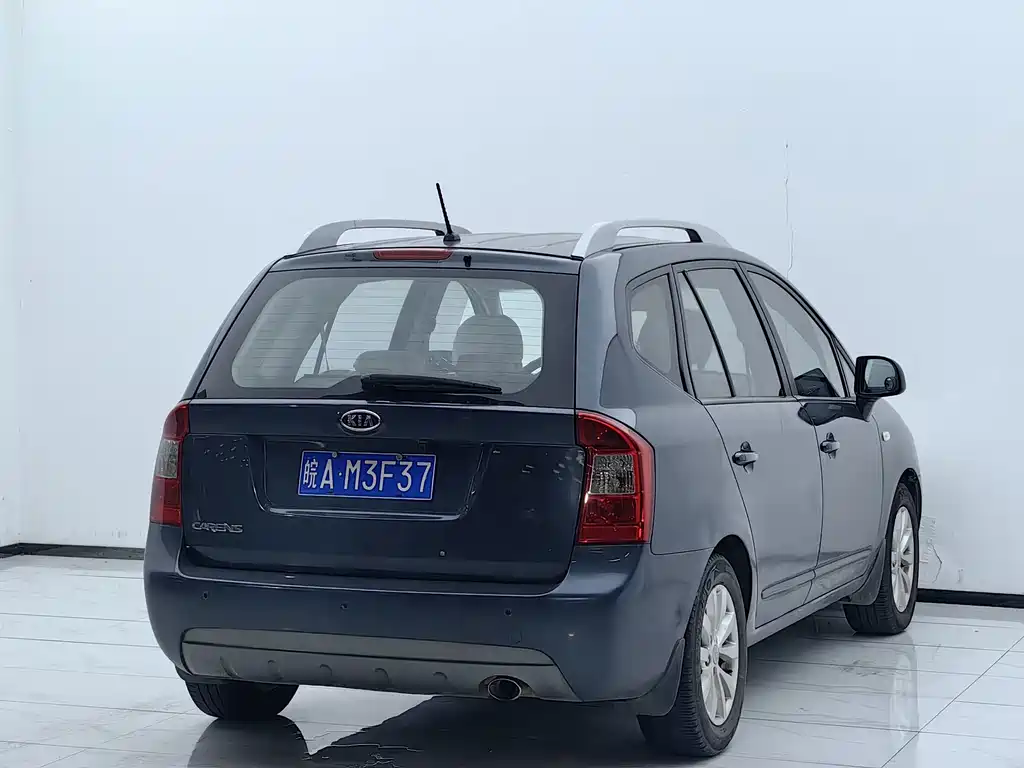 Kia Carens — миниатюра 14