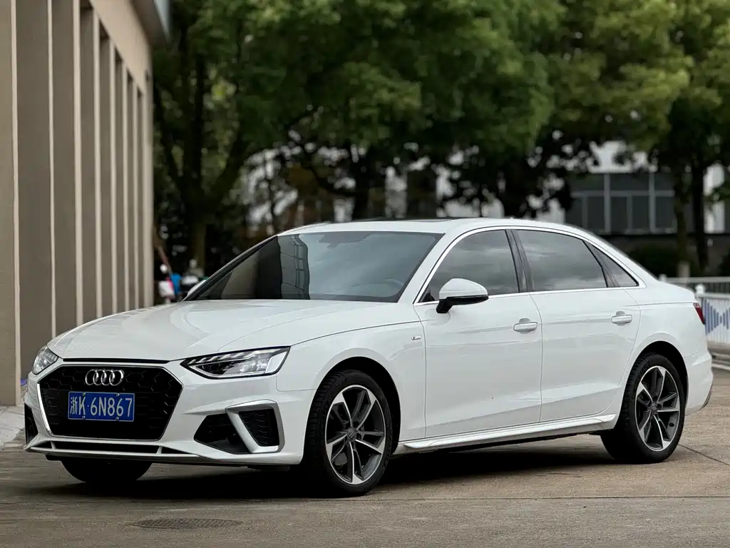 Audi A4L 2021