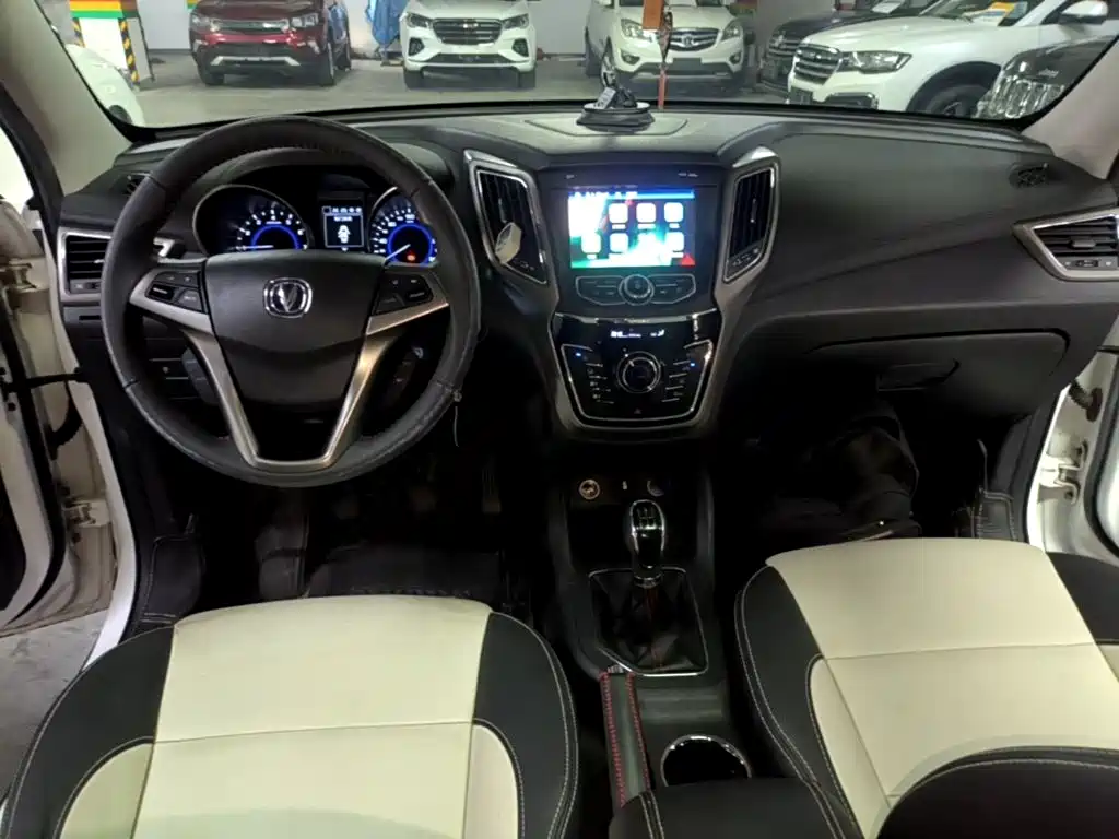 Changan CS35 — миниатюра 10