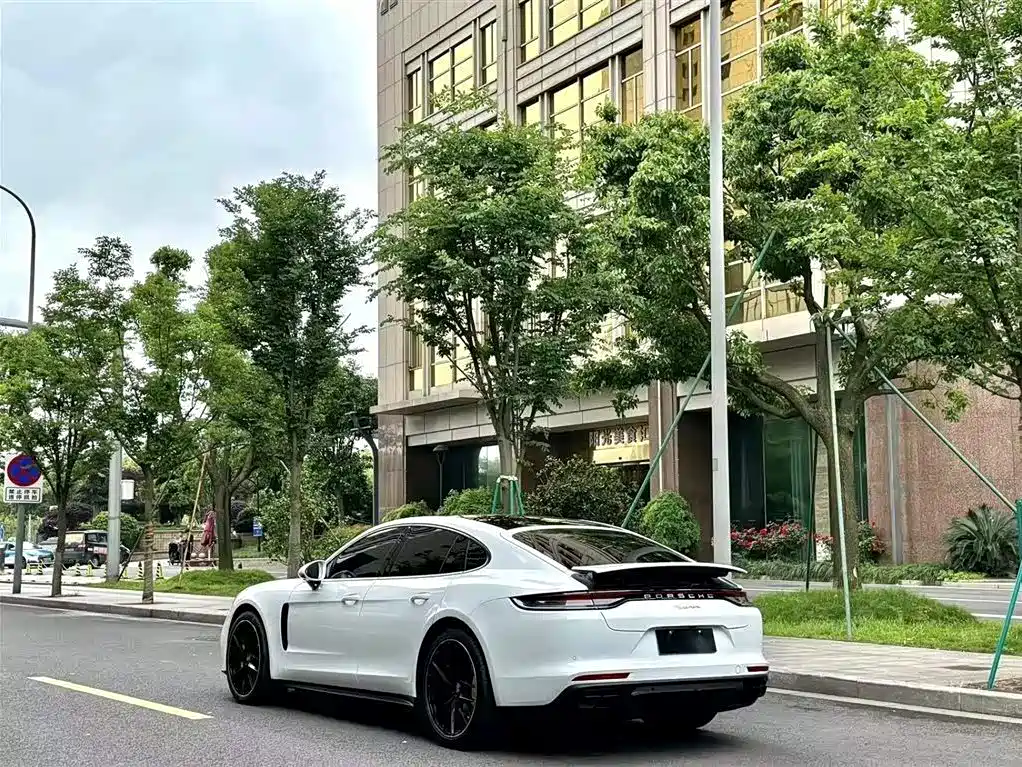 Porsche Panamera — миниатюра 13