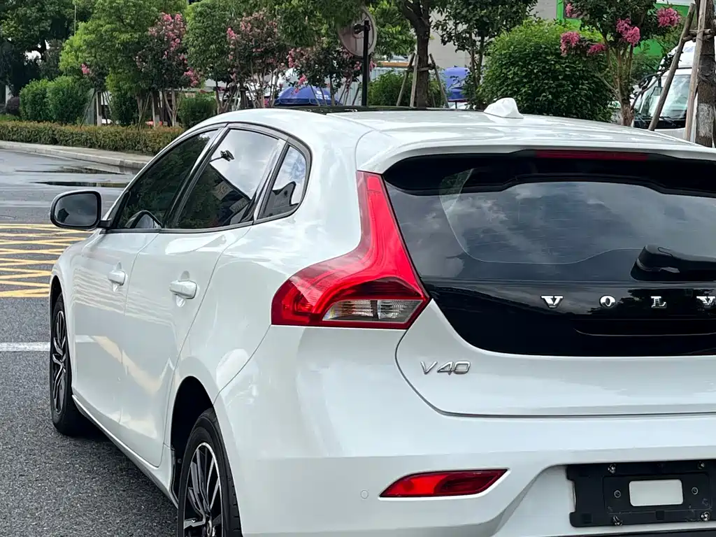 Volvo V40 — миниатюра 6