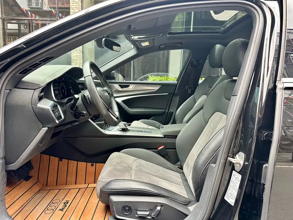 Audi A6L 2023 40 TFSI Luxury