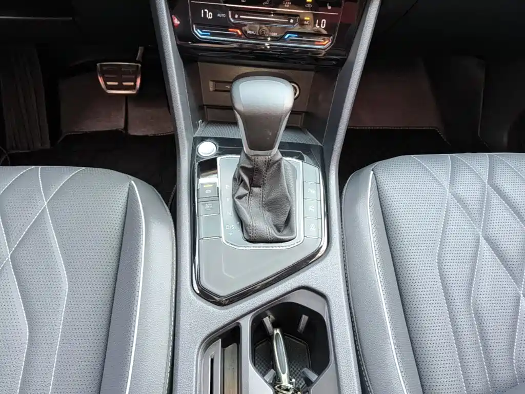 Volkswagen Tiguan L — миниатюра 14