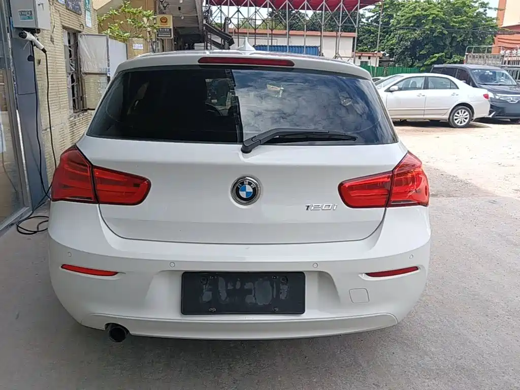 BMW 1 Series (Import) — миниатюра 6