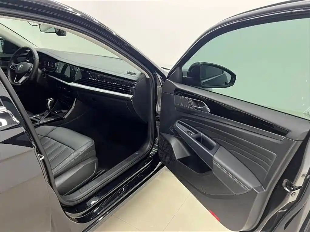 Volkswagen Passat 2023 280TSI