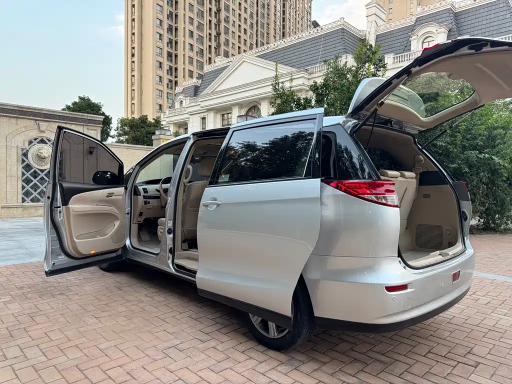 Toyota Previa — миниатюра 27
