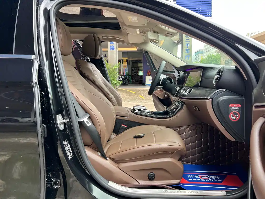 Mercedes-Benz E-Class — миниатюра 31