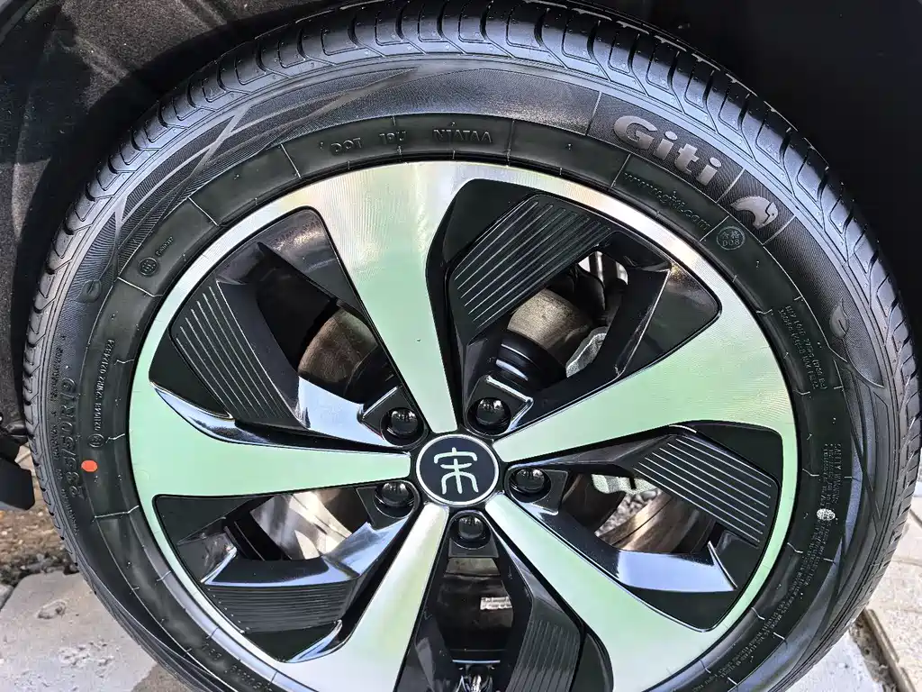 BYD PLUS New Energy — миниатюра 3