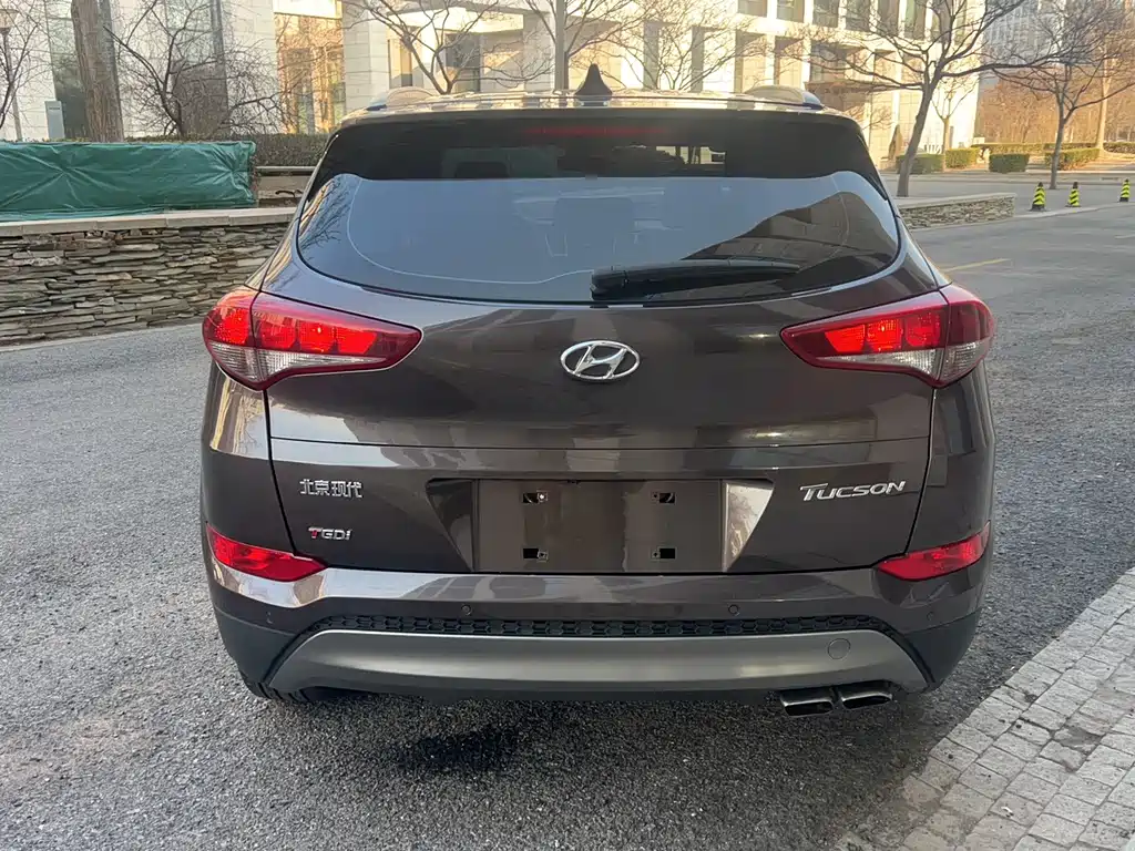 HYUNDAI TUCSON