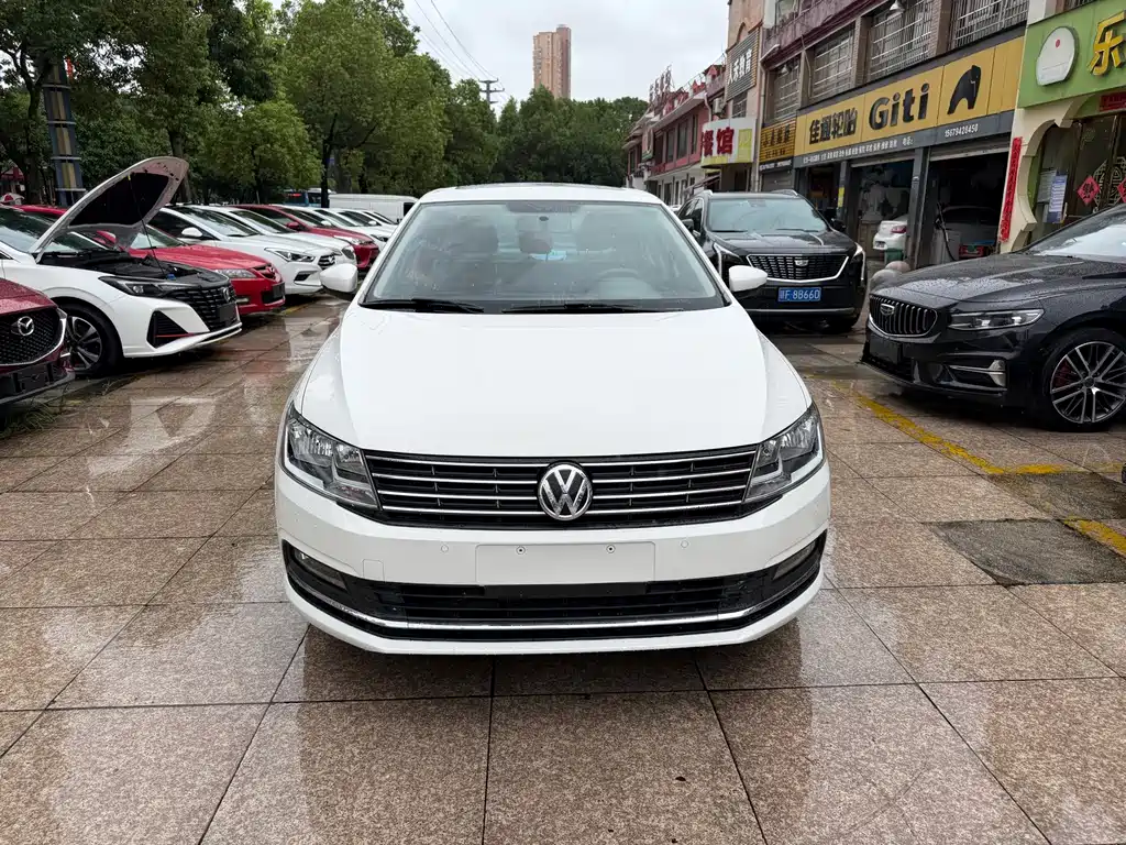 Volkswagen Lavida — миниатюра 2