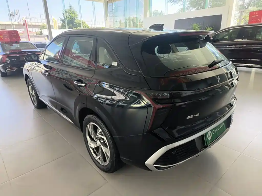 Hongqi Hongqi HS3 PHEV — миниатюра 5