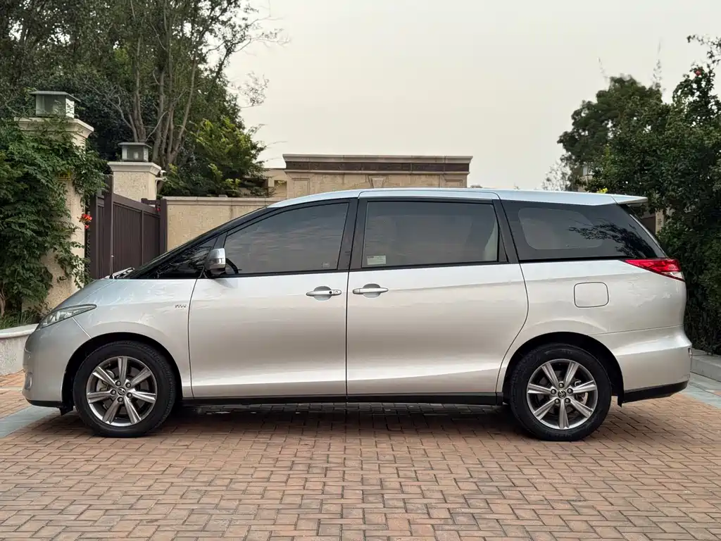 Toyota Previa — миниатюра 32