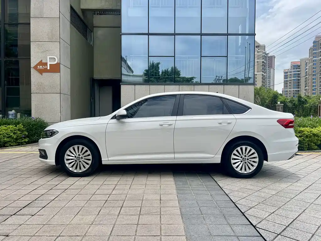 Volkswagen Lavida — миниатюра 4