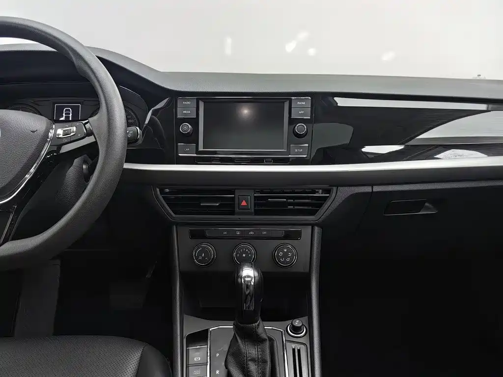 Volkswagen Lavida — миниатюра 12