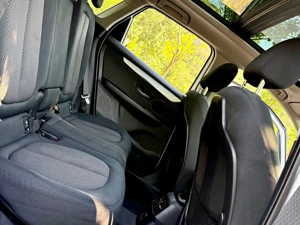 BMW 2 Series Active Tourer — миниатюра 12