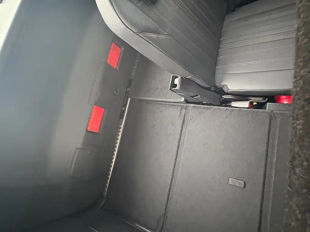 Peugeot 5008 — миниатюра 15