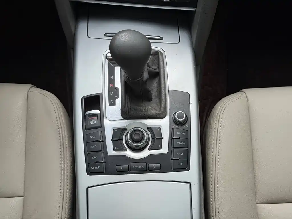 Audi A6L — миниатюра 11