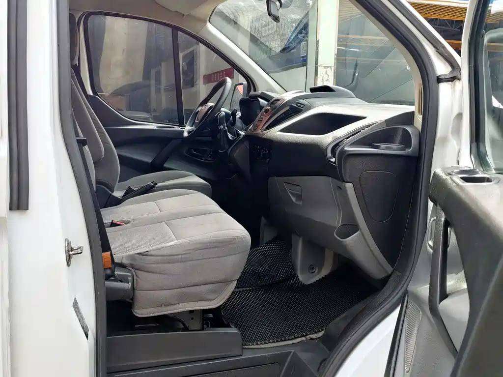 Ford Transit — миниатюра 9