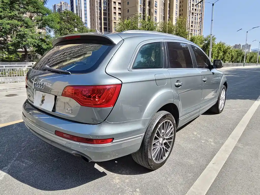 Audi Q7 — миниатюра 4
