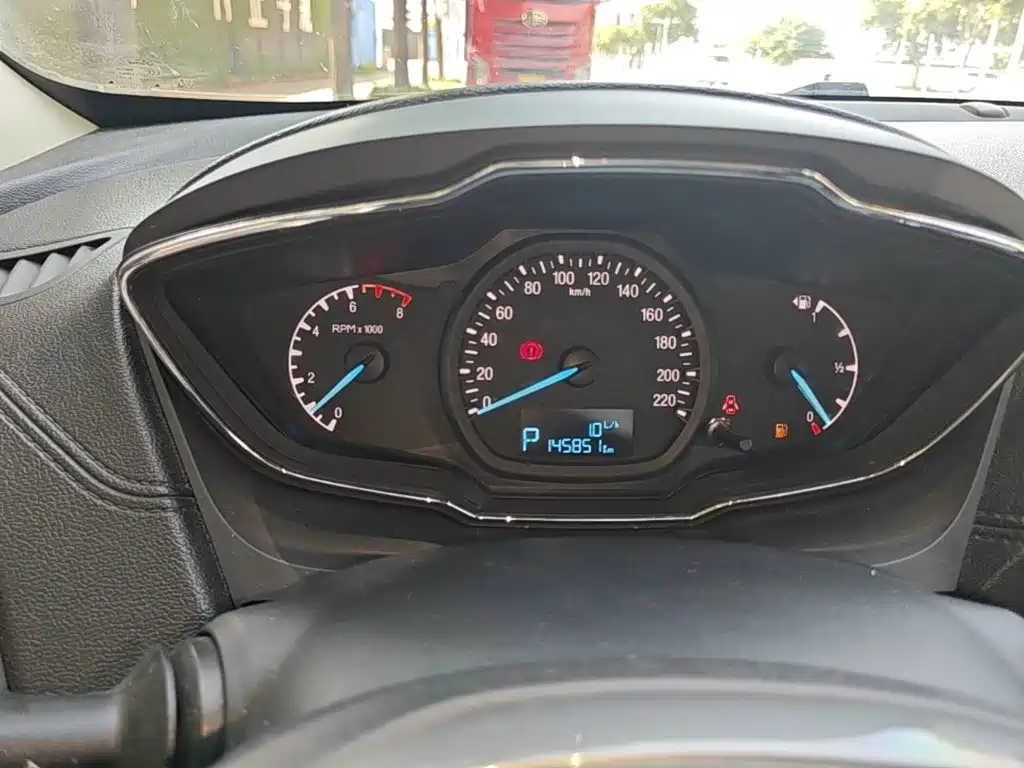 Ford Escort — миниатюра 12