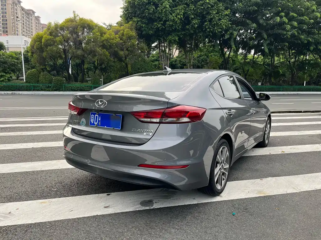Hyundai Elantra — миниатюра 6