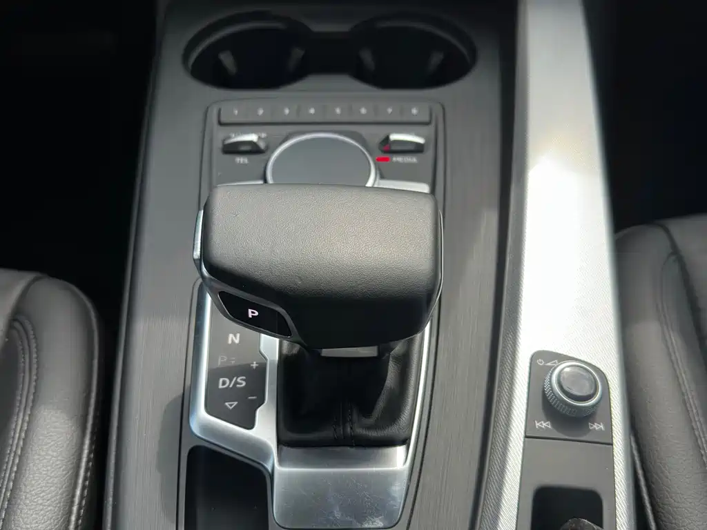 Audi A4 (Import) — миниатюра 13