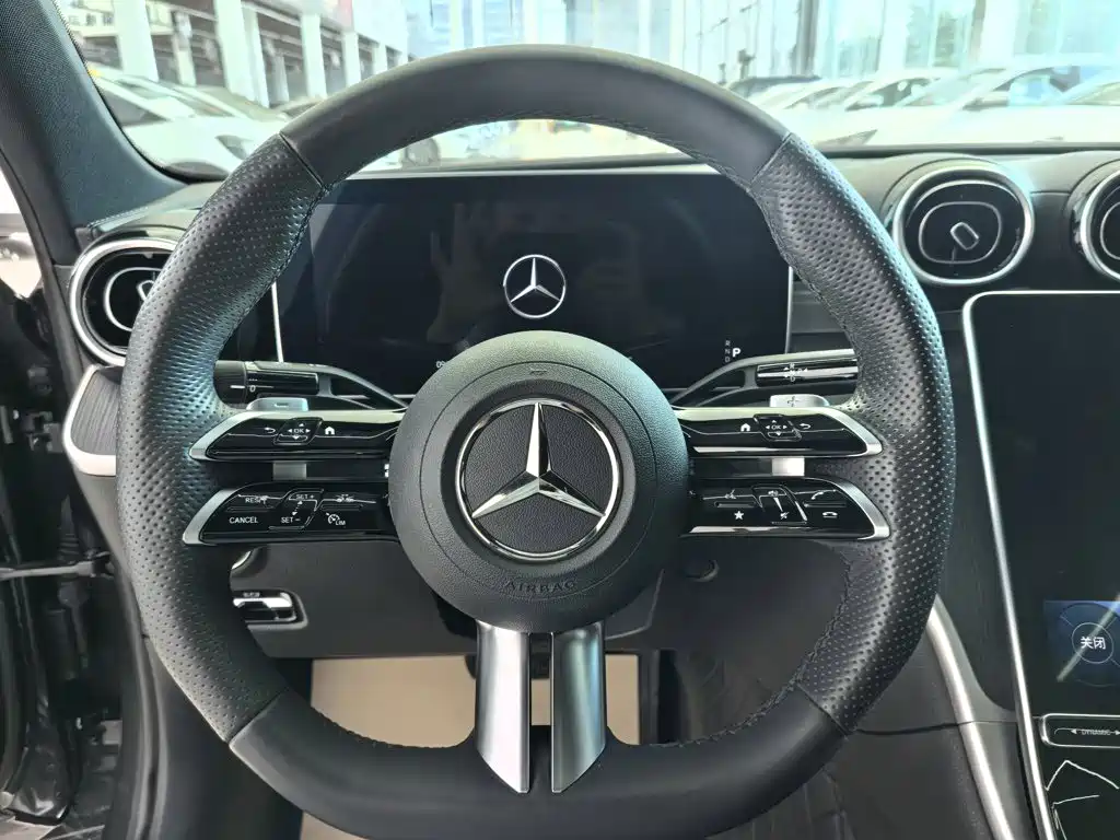 Mercedes-Benz C-Class — миниатюра 11