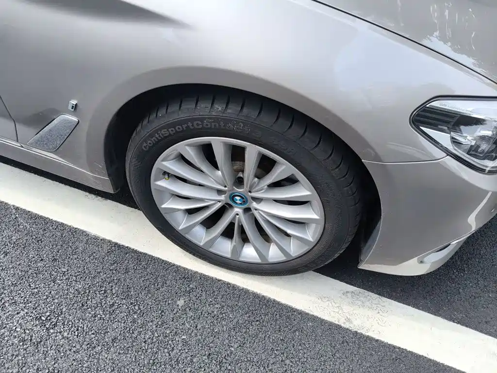 BMW 5 Series New Energy — миниатюра 26