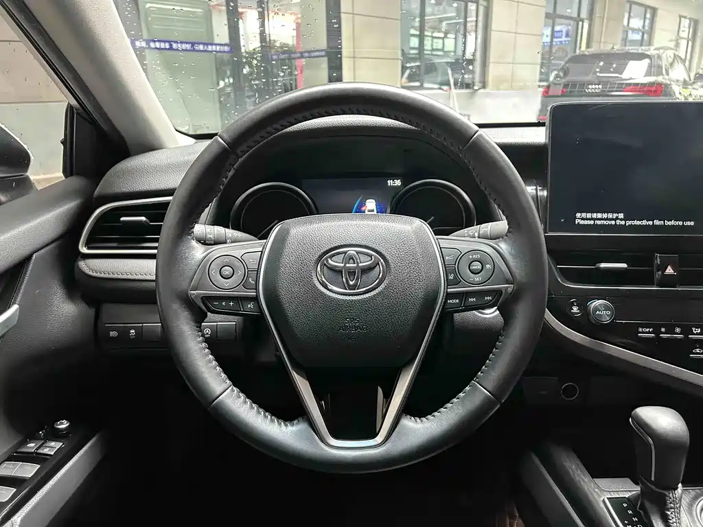 Toyota Camry — миниатюра 8