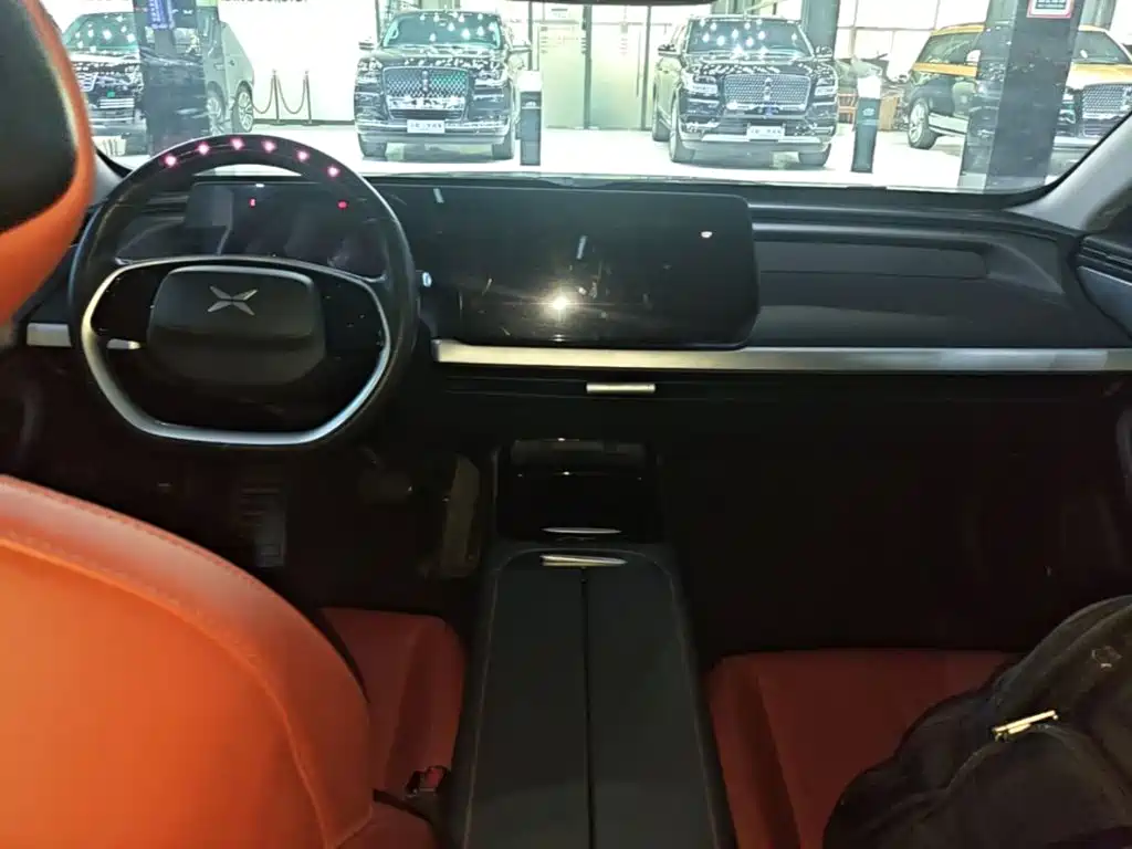 XPeng P7 — миниатюра 10