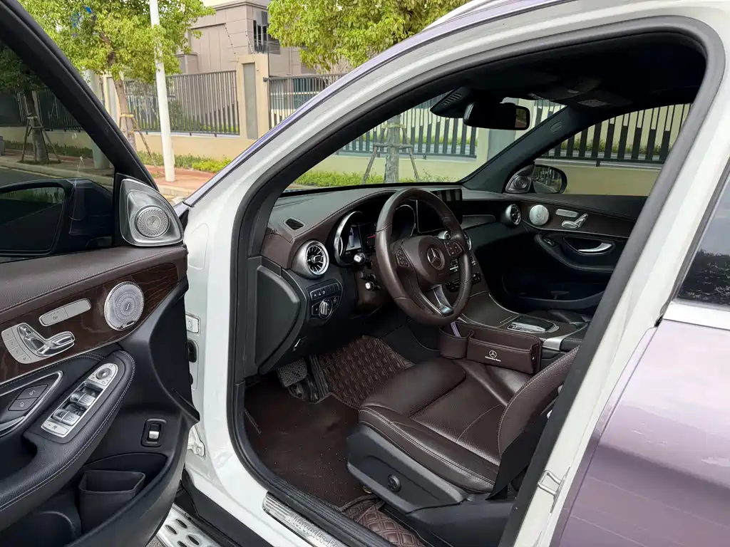 Mercedes-Benz GLC 2018 GLC 300 4MATIC