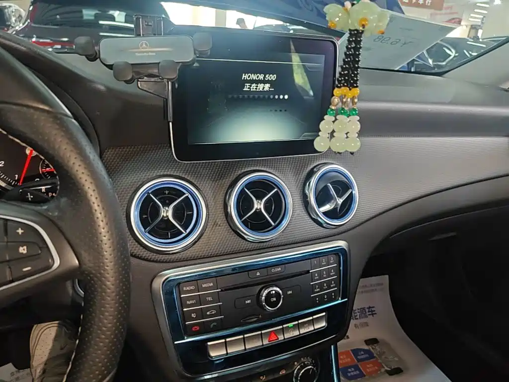 Mercedes-Benz GLA — миниатюра 13