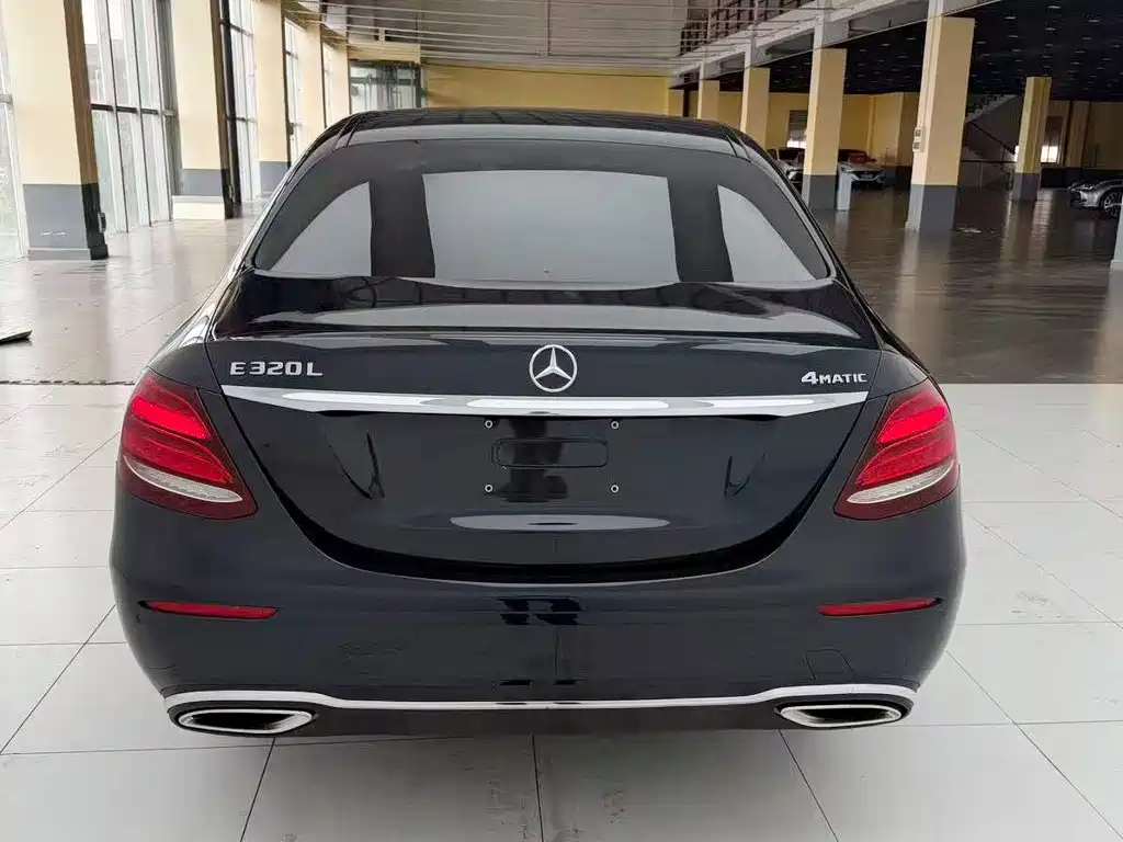 Mercedes-Benz E-Class — миниатюра 8