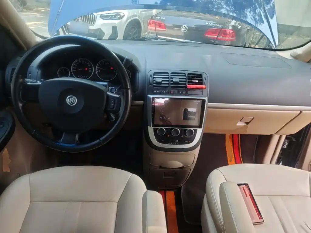 Buick GL8 — миниатюра 10