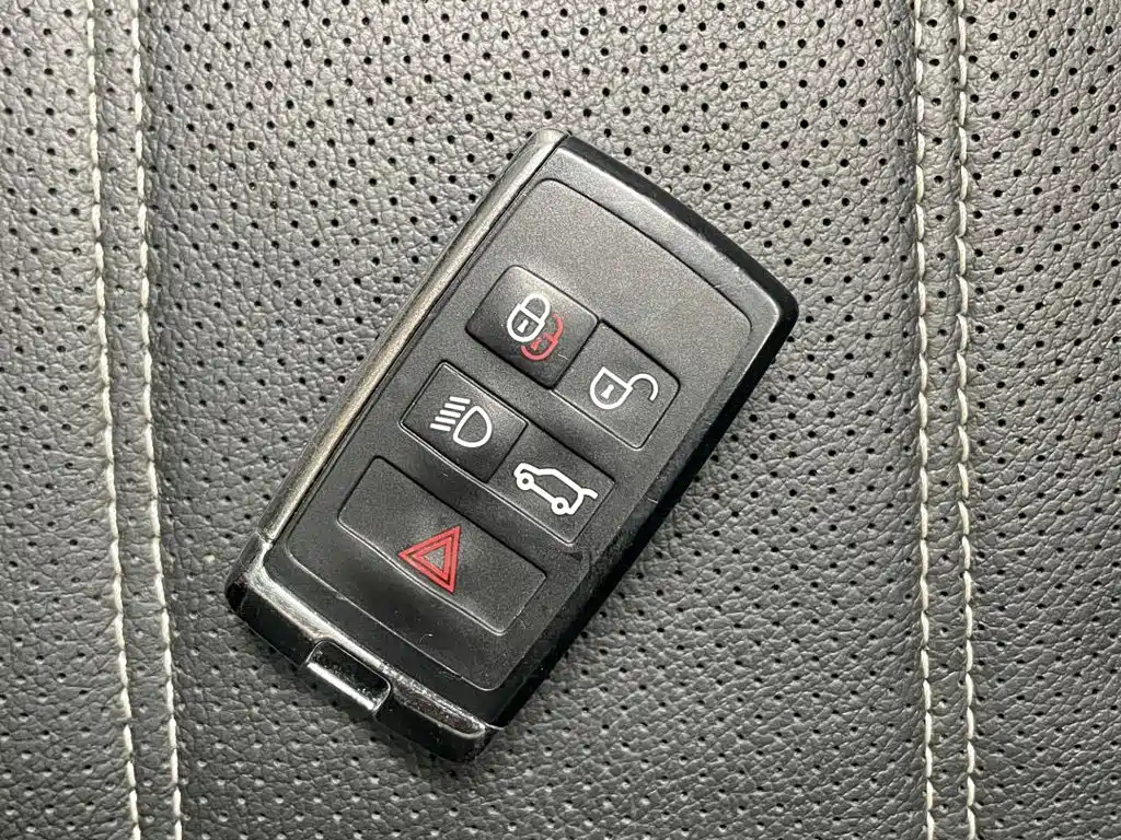 Land Rover Velar — миниатюра 18