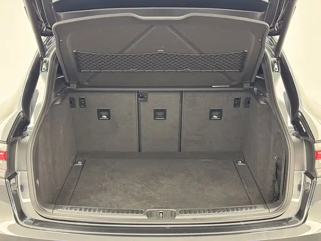 Porsche Macan — миниатюра 13