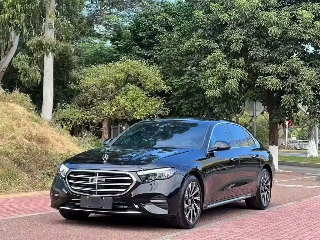 Mercedes-Benz E-Class — миниатюра 2