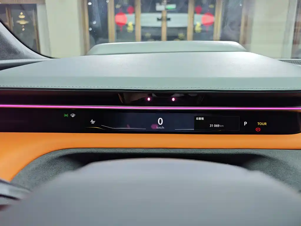 LOTUS SPORTS CAR EMEYA FLOWERS