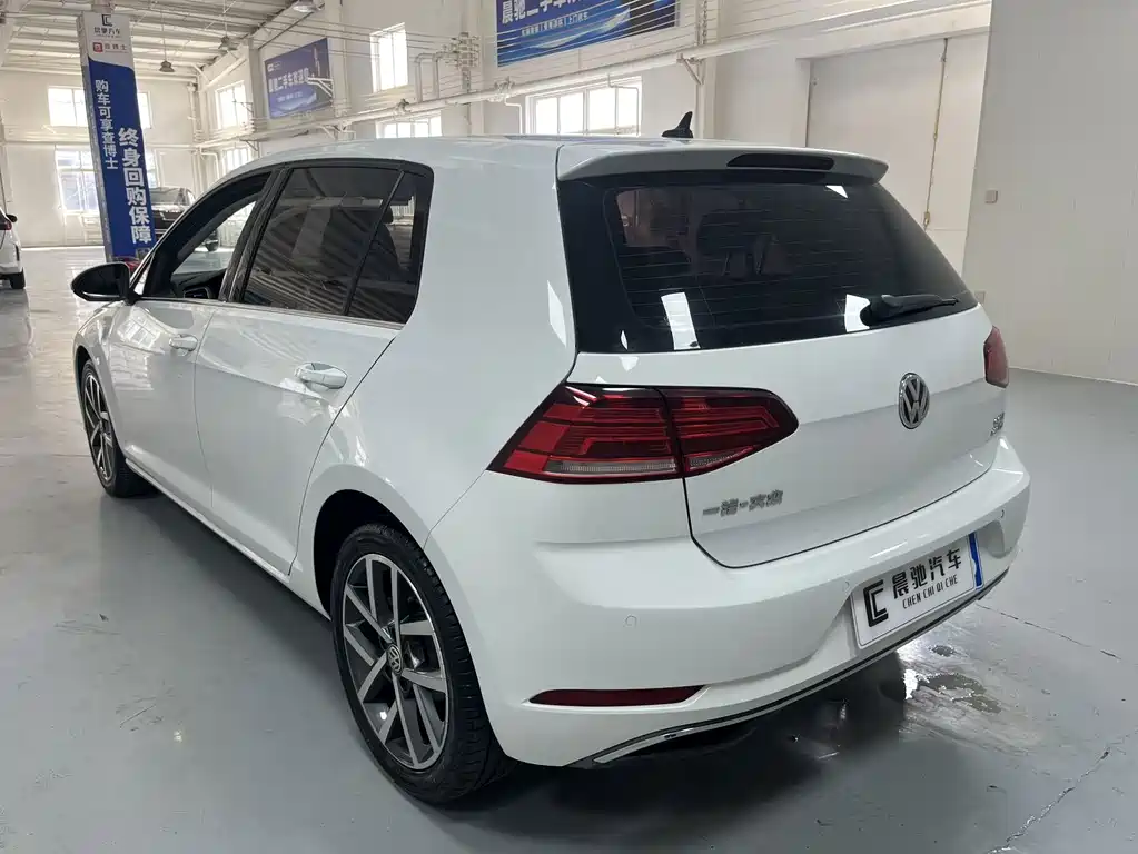 Volkswagen Golf — миниатюра 6