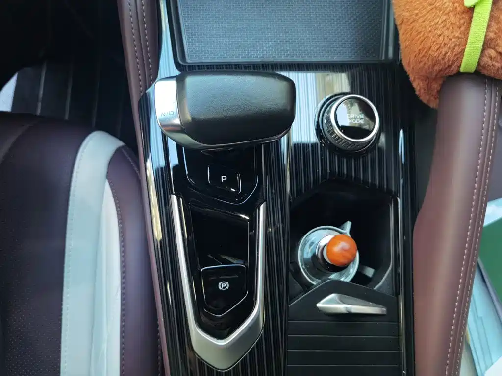 Geely Xingyue L — миниатюра 10