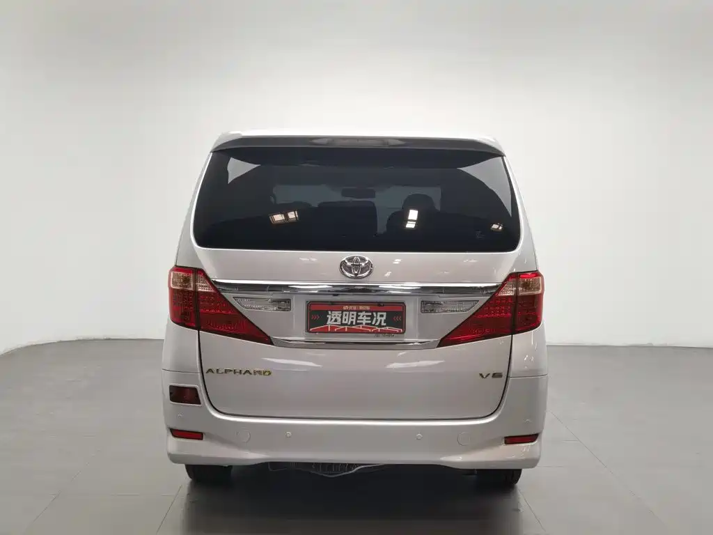 Toyota Alphard — миниатюра 4