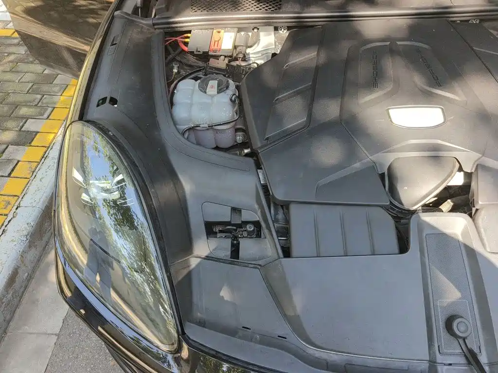 Porsche Cayenne — миниатюра 19