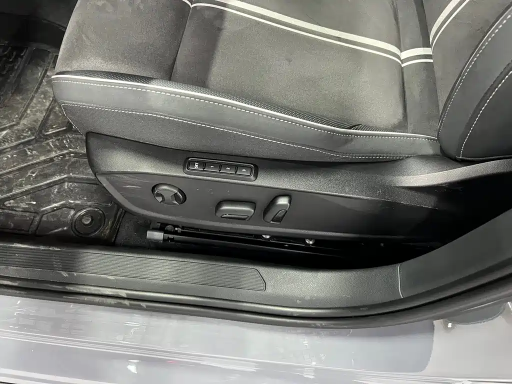 Volkswagen Golf — миниатюра 9