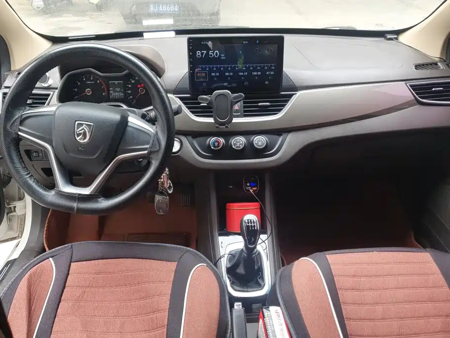 Baojun 310W — миниатюра 12