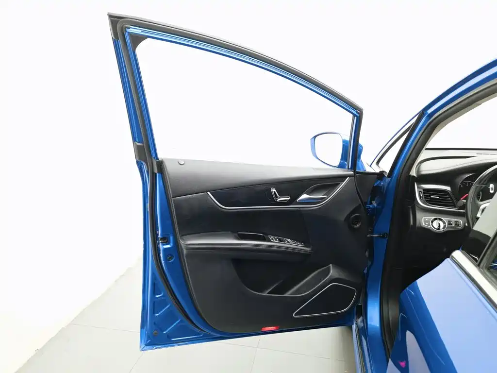BYD MAX — миниатюра 8