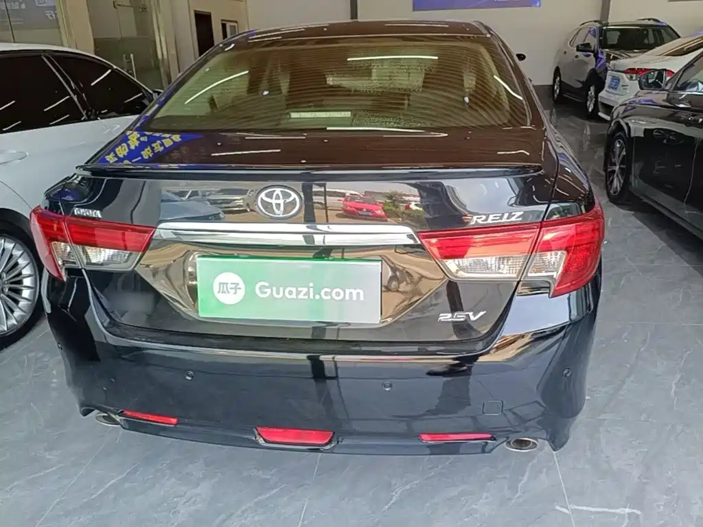 Toyota Reiz — миниатюра 6